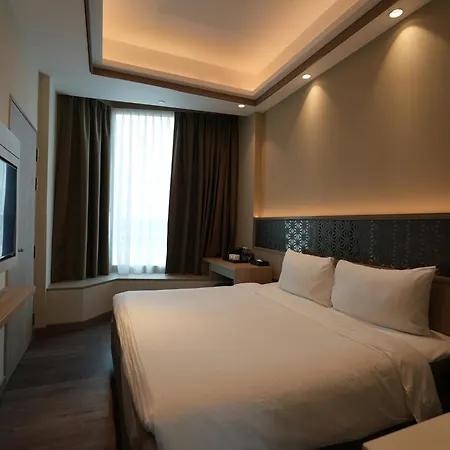 Aqueen Prestige Hotel Jalan Besar-2