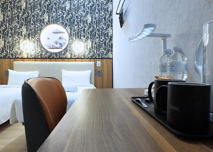 Cheap hotels Kam Leng